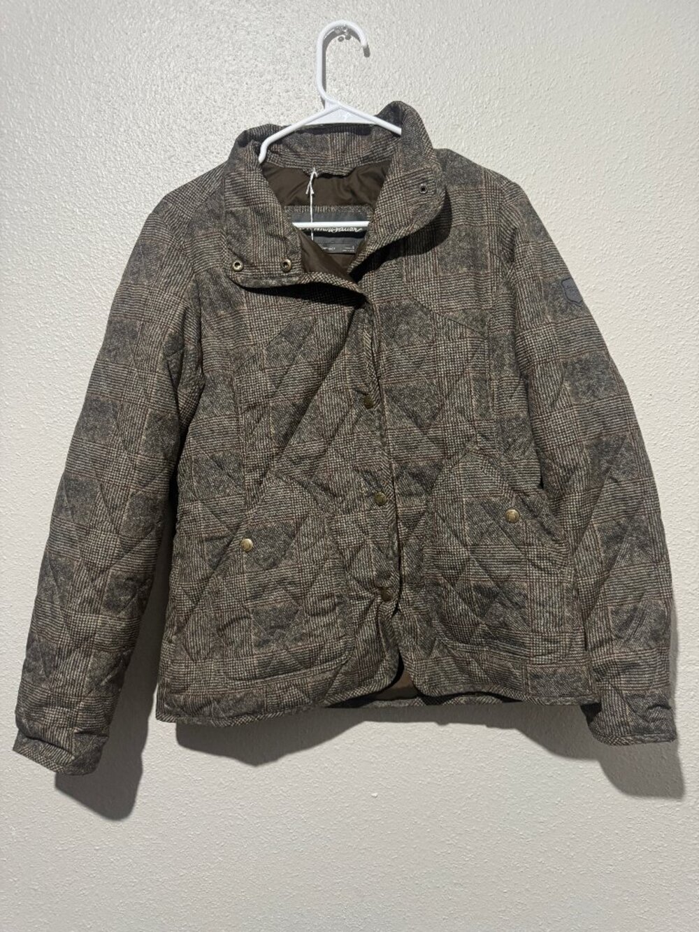Eddie Bauer Sport Shop women’s quilted plaid jacket
